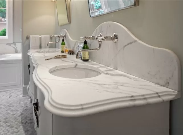 Comptoir de salle de bain en pierre